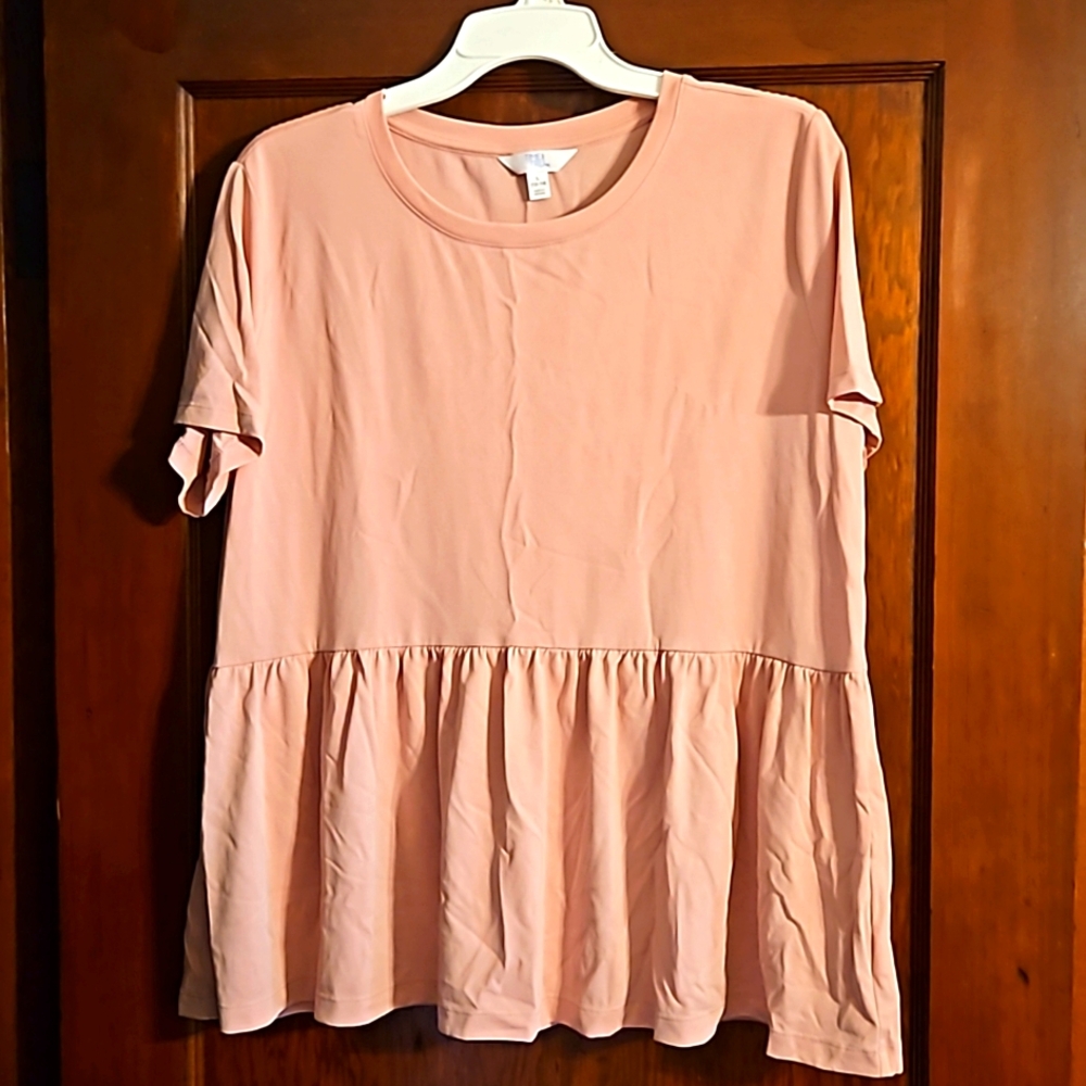 Ruffle bottom shirt